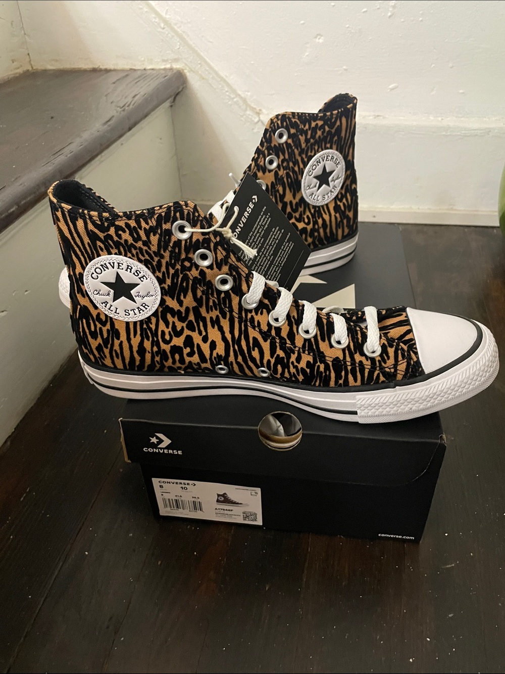 Converse High Top Sneakers Leopard Print Black and Brown size 10 - Picture 2 of 3